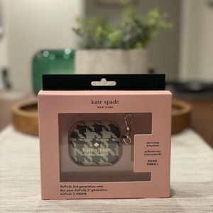 Kate Spade New York Houndstooth Print Airpods 3rd Generation Case